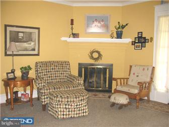 103 Sylvan Avenue Rutledge, PA 19070 - Photo 2 of 7 Living Room
