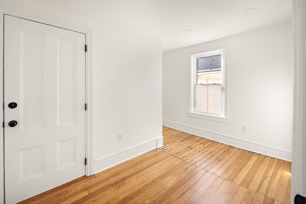 15 Varney Street Lowell, MA 01854 - Photo 19 of 31