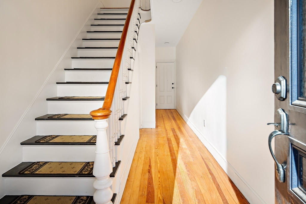 15 Varney Street Lowell, MA 01854 - Photo 3 of 31