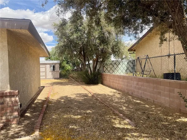 $2,200 | 34465 J Street, Barstow, CA 92311