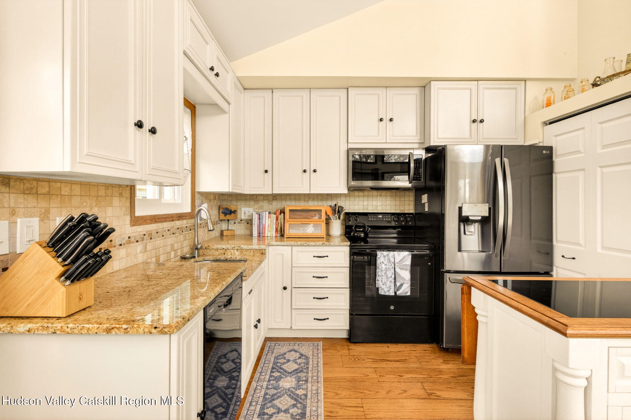 60 Travis Place Athens, NY 12015 - Photo 16 of 35 1 kitchen (2)