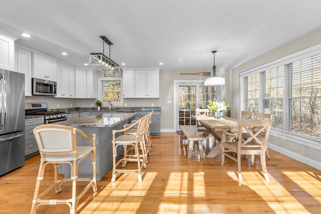 12 South Cedar Street Barnstable, MA 02632 - Photo 4 of 39