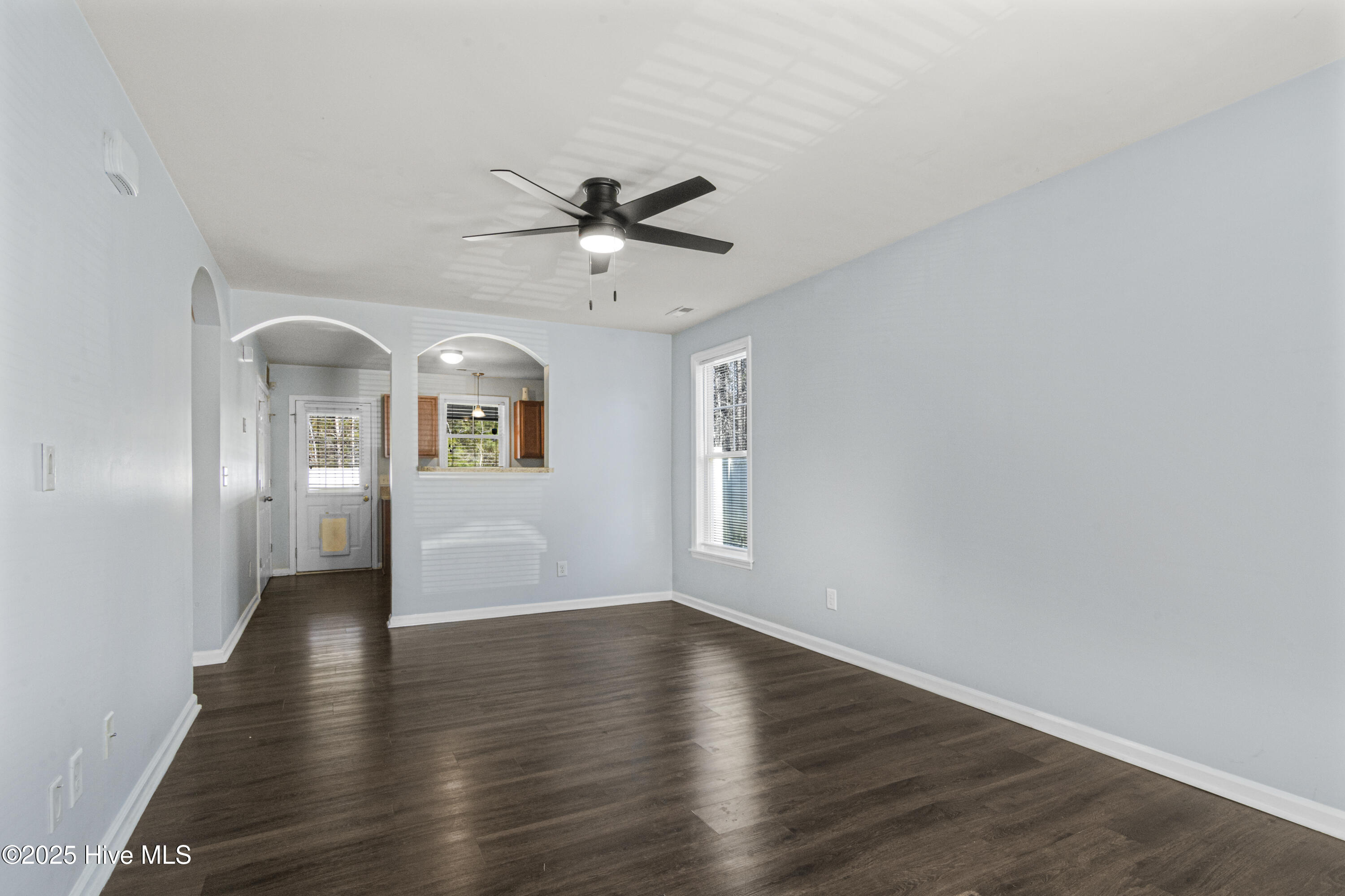 228 Caldwell Loop Jacksonville, NC 28546 - Photo 3 of 16 DSC_5640