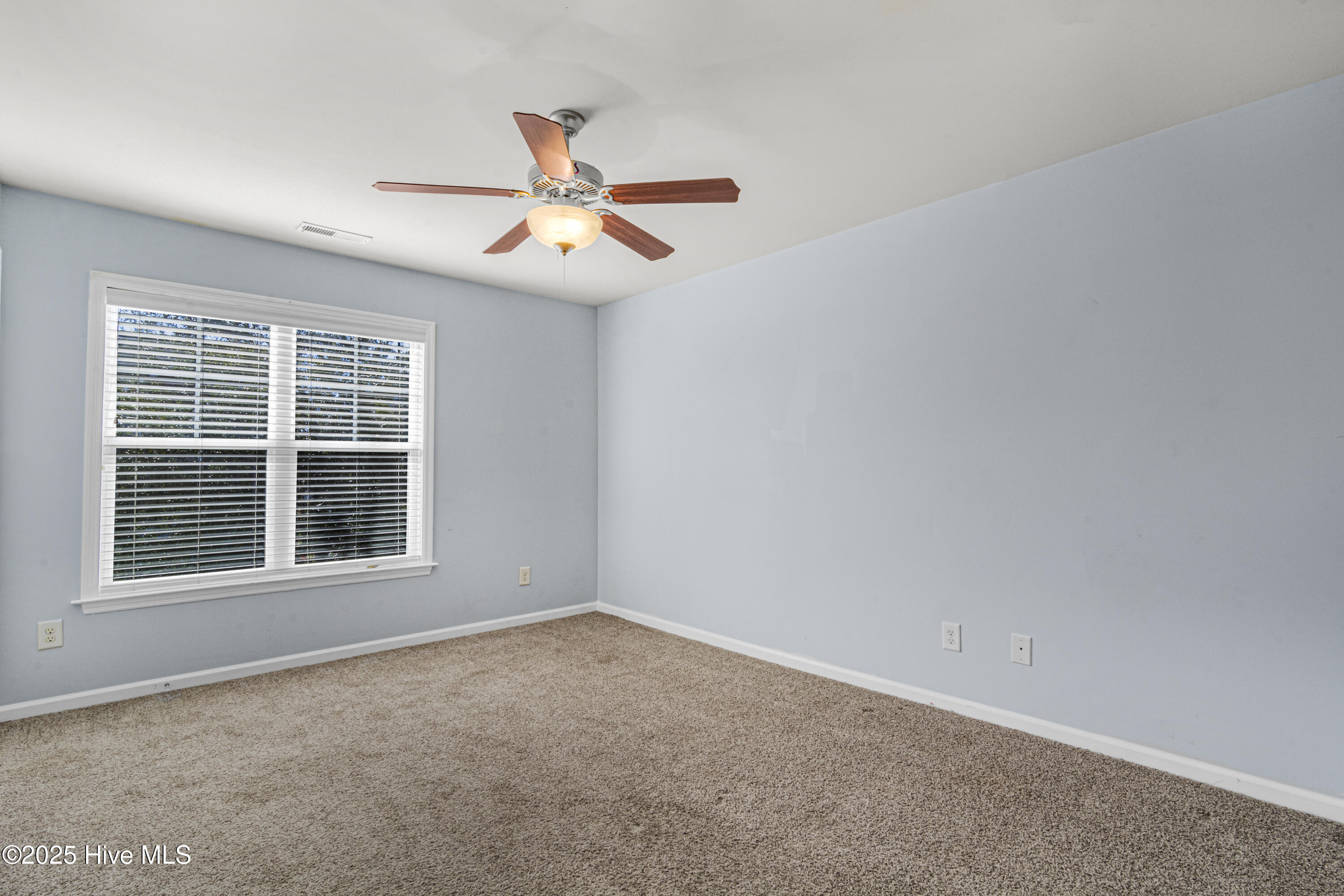 228 Caldwell Loop Jacksonville, NC 28546 - Photo 6 of 16 DSC_5685