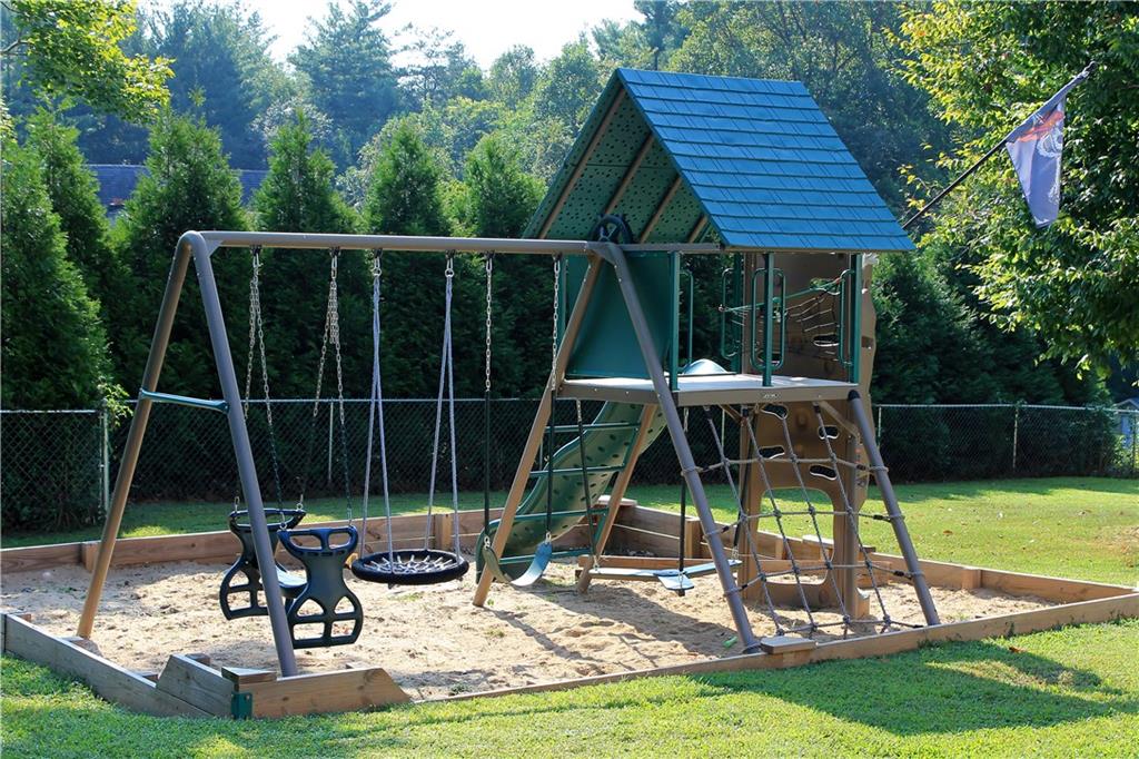 1856 Little John Road Morganton, NC 28655 - Photo 8 of 48 Gallery Image 8
