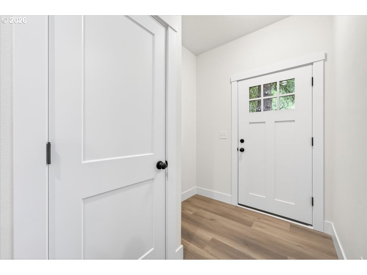 57936 Timber Road Vernonia, OR 97064 - Photo 7 of 48 Entrance/Foyer