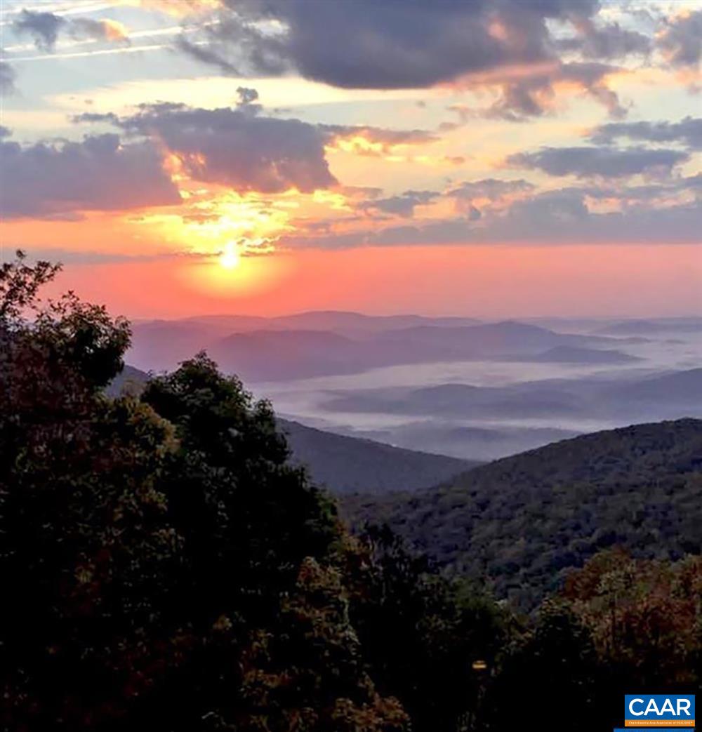 341 Chestnut Place Roseland, VA 22967 - Photo 3 of 14 a view of city and mountain