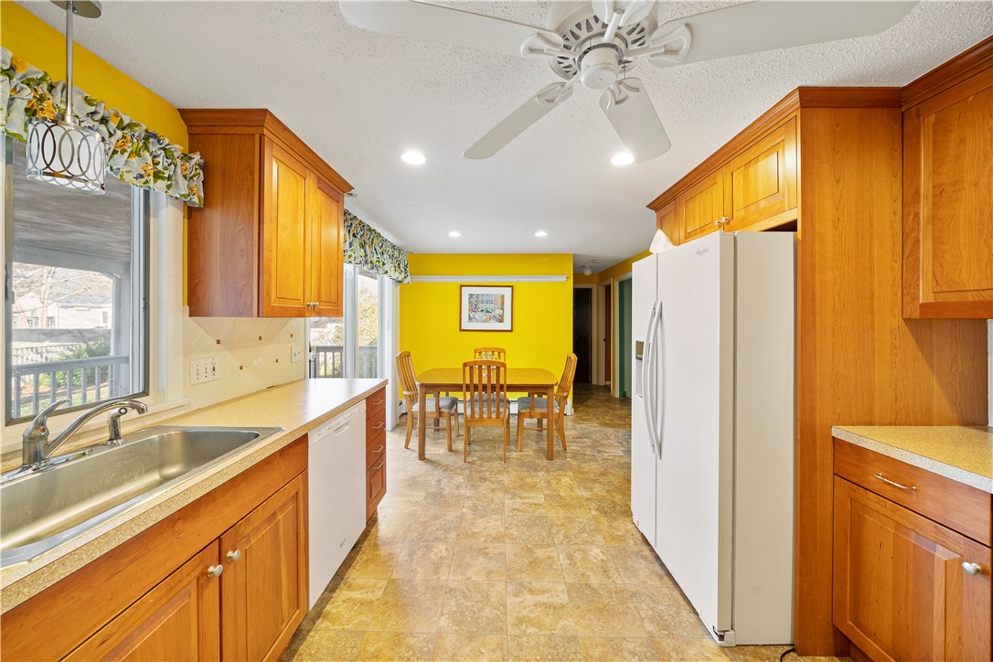 64 Sowams Road Barrington, RI 02806 - Photo 7 of 30 Gallery Image 7