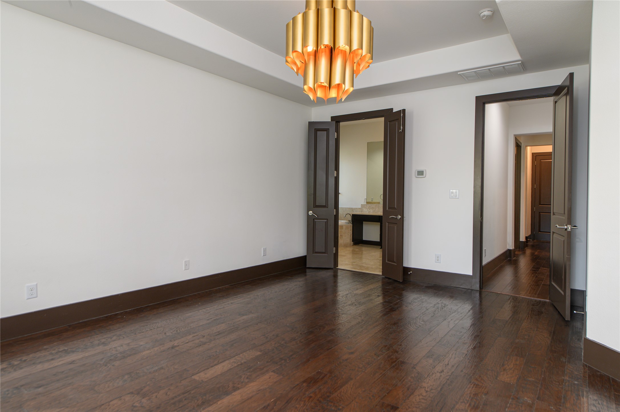 30 Freestone Stream Place Spring, TX 77389 - Photo 25 of 43 PRIMARY BEDROOM WITH BATHROOM