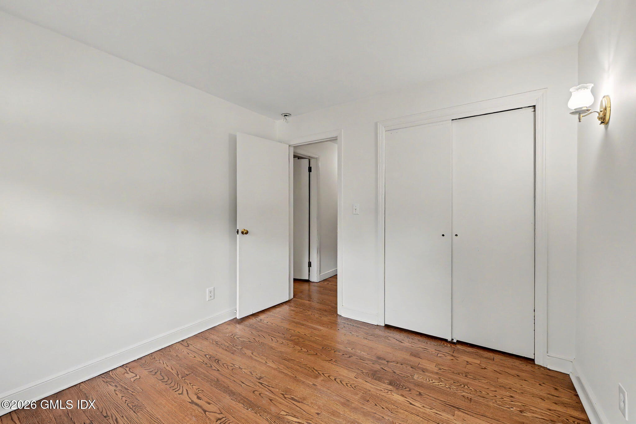 20 Meyer Place Riverside, CT 06878 - Photo 17 of 29 33-web-or-mls-20-meyer-pl