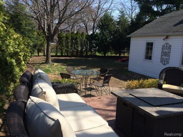 352 Ridgemont Road Grosse Pointe, MI 48236 - Photo 17 of 20 backyard.jpg