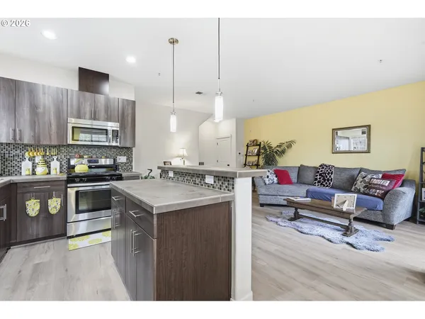 $340,000 | 7869 Northeast Rockne Way, Hillsboro, OR 97006