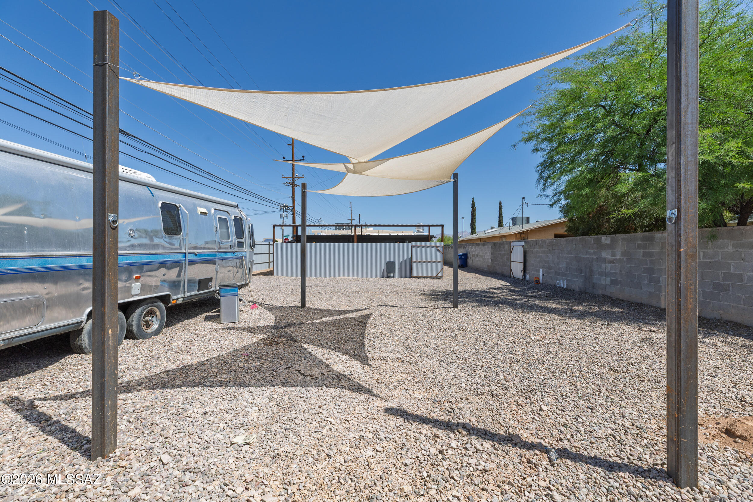 802 East Silverlake Road Tucson, AZ 85713 - Photo 13 of 46
