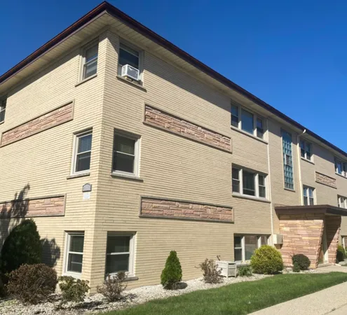 $1,950 | 6855 North Olmsted Avenue, Unit 1N, Chicago, IL 60631