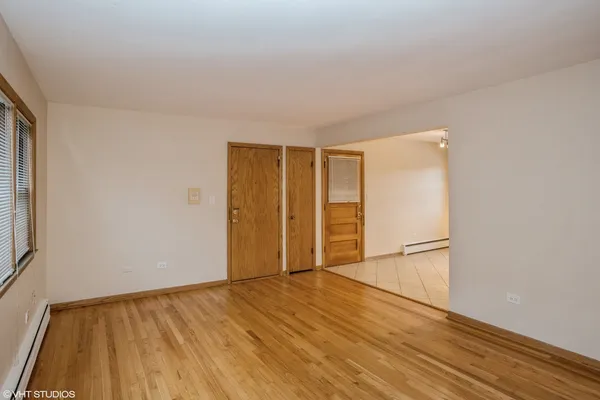 $1,950 | 6855 North Olmsted Avenue, Unit 1N, Chicago, IL 60631