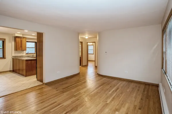 $1,950 | 6855 North Olmsted Avenue, Unit 1N, Chicago, IL 60631