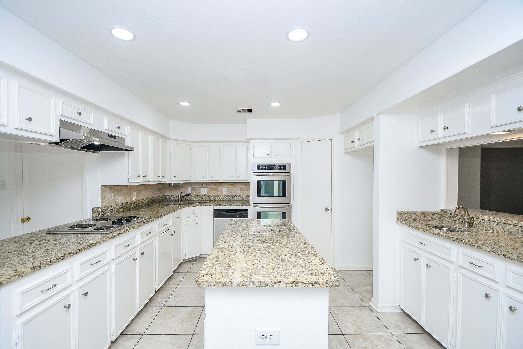 7822 Albin Lane Houston, TX 77071 - Photo 7 of 20