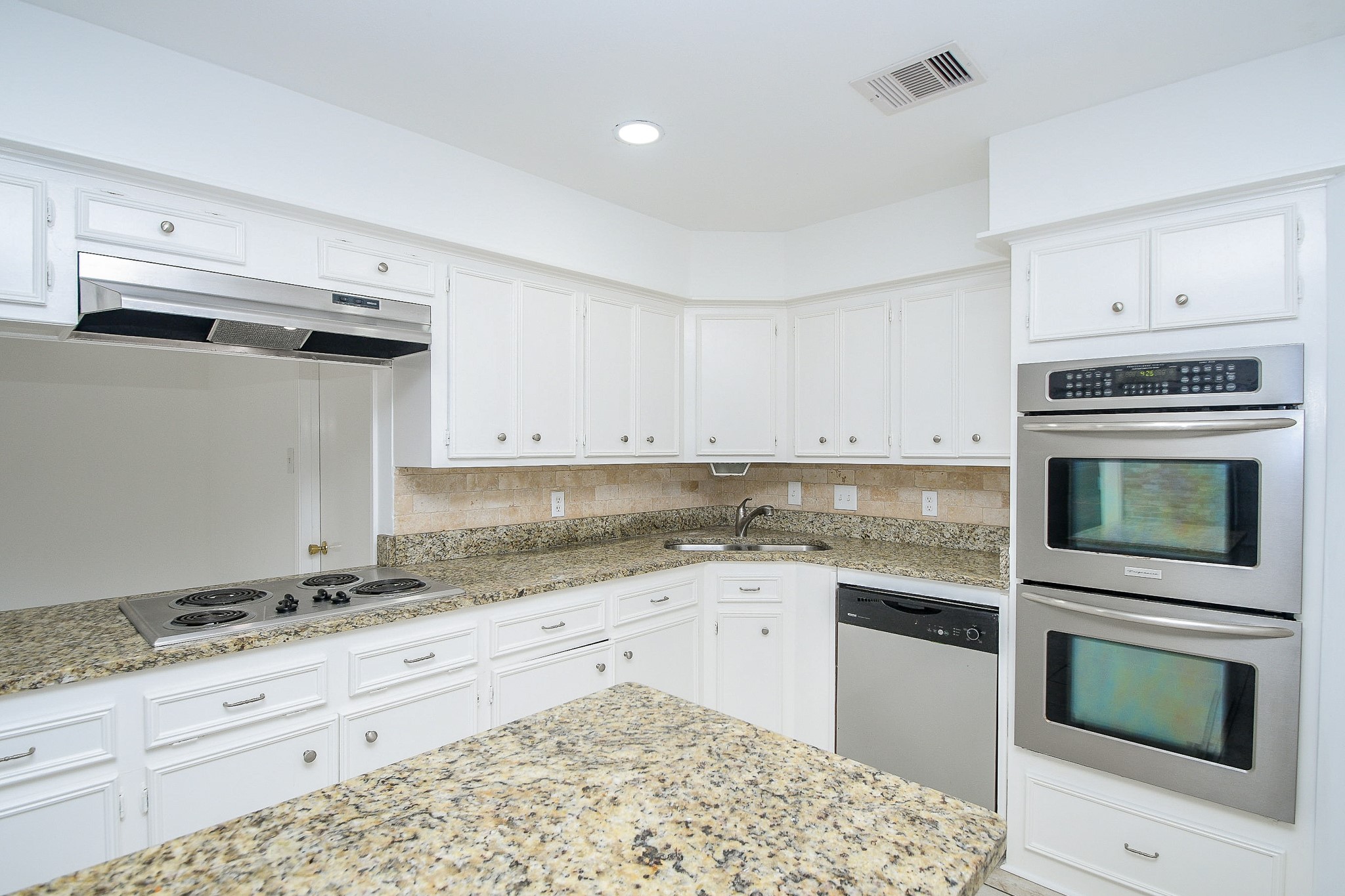 7822 Albin Lane Houston, TX 77071 - Photo 8 of 20