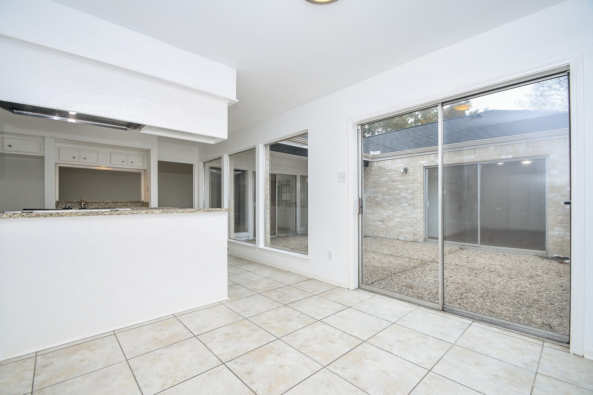 7822 Albin Lane Houston, TX 77071 - Photo 9 of 20