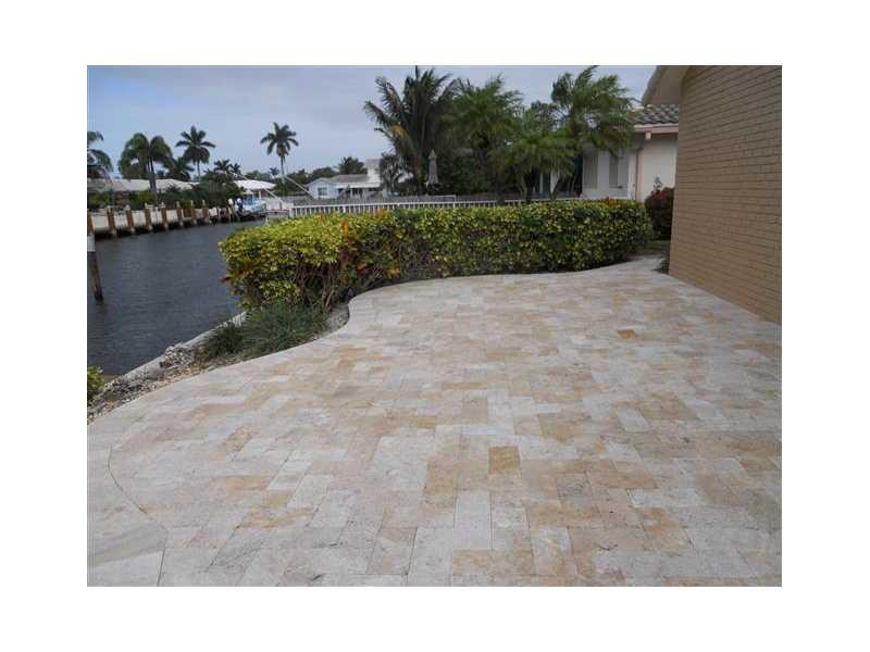 4431 Northeast 27th Avenue Lighthouse Point, FL 33064 - Photo 13 of 17 Patio/Deck