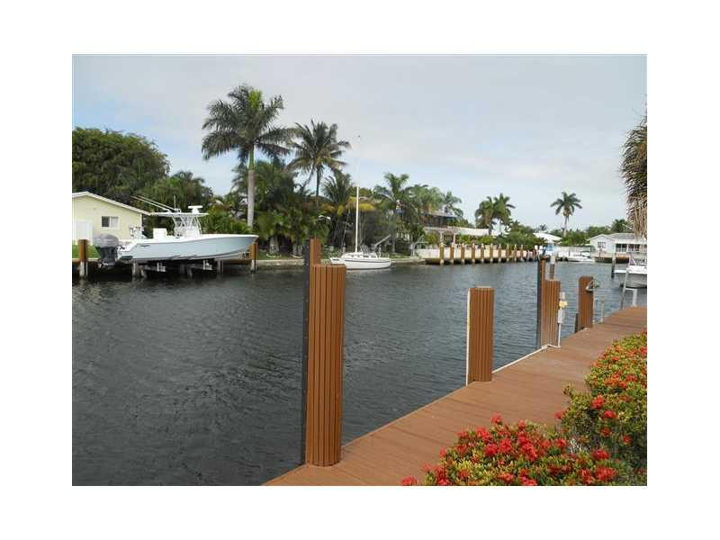 4431 Northeast 27th Avenue Lighthouse Point, FL 33064 - Photo 16 of 17 Waterfront/Dock/Pier