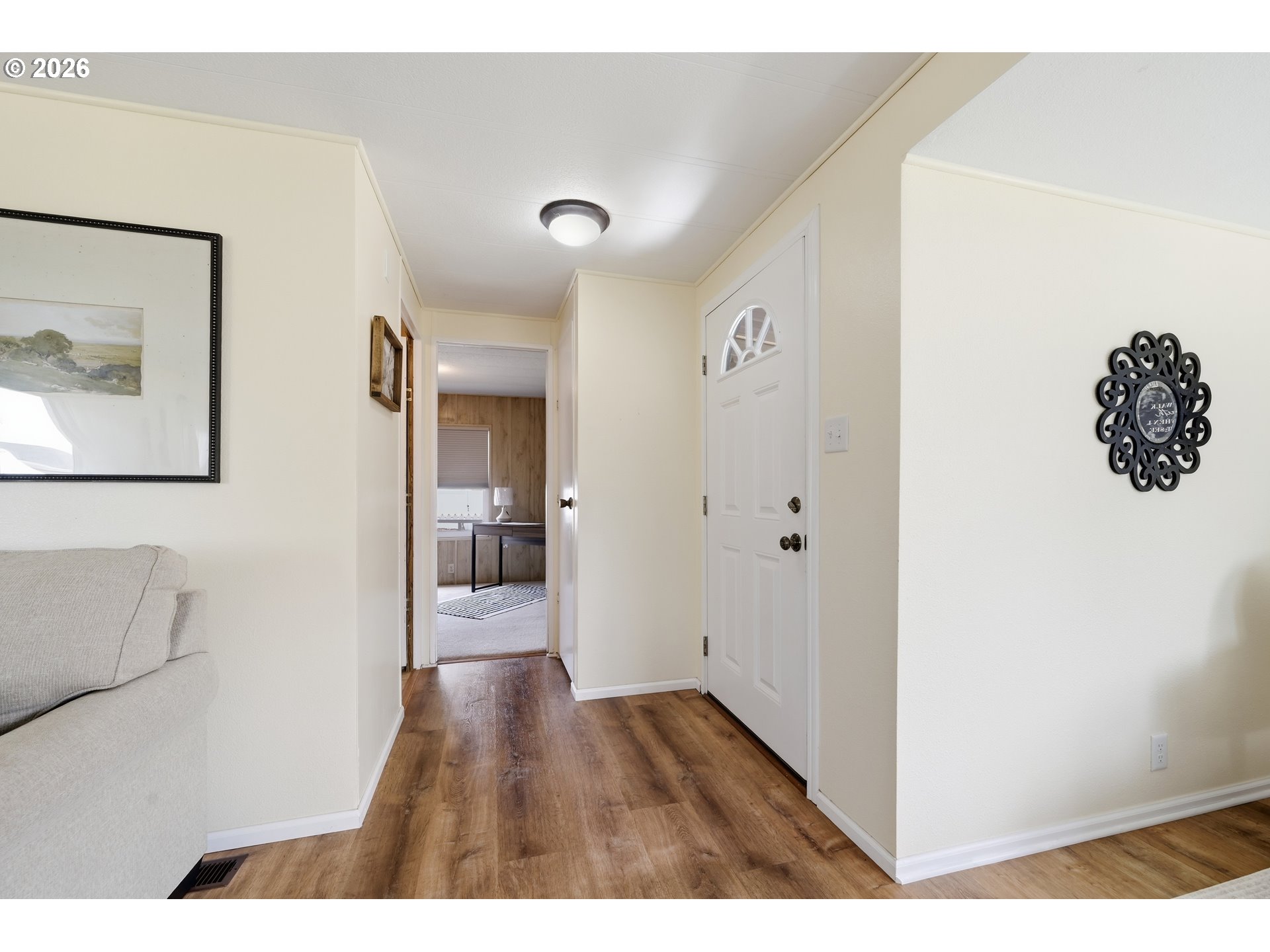 658 South 57th Street, Unit 35 Springfield, OR 97478 - Photo 5 of 35 Living Room/Entrance