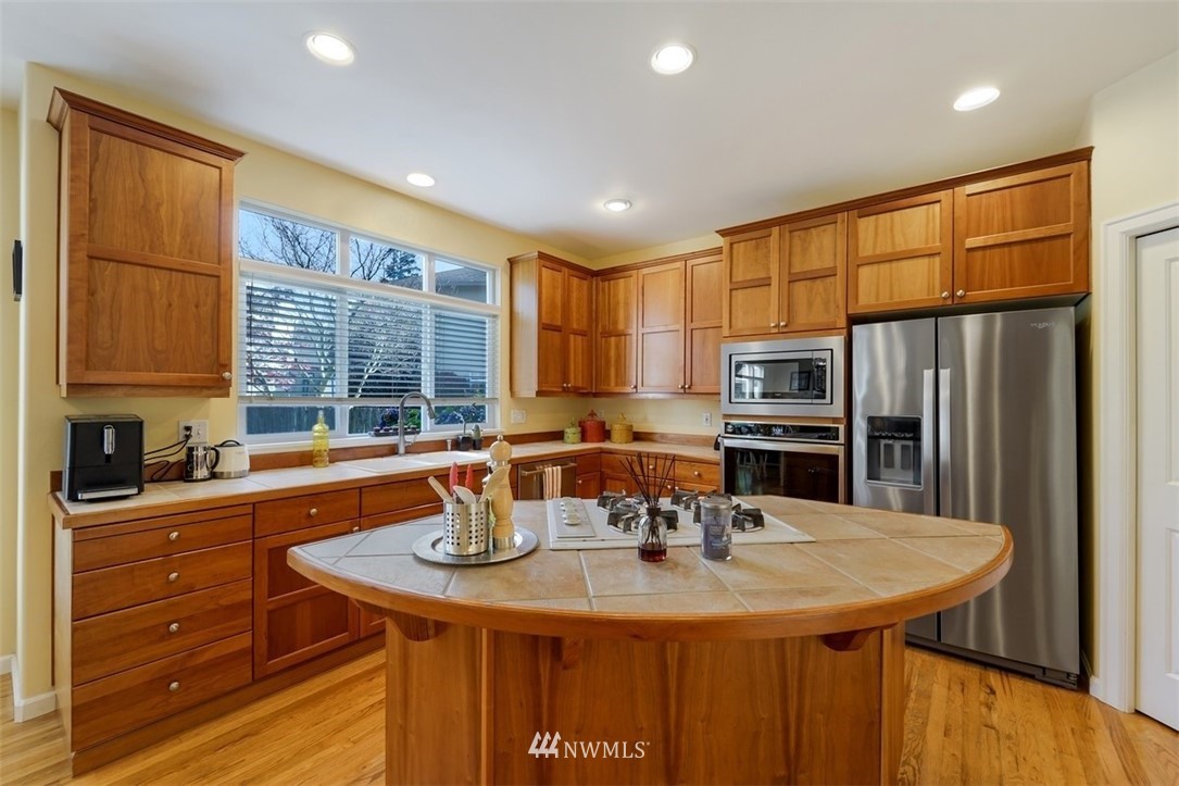 3221 175th Street Southeast Bothell, WA 98012 - Photo 9 of 25
