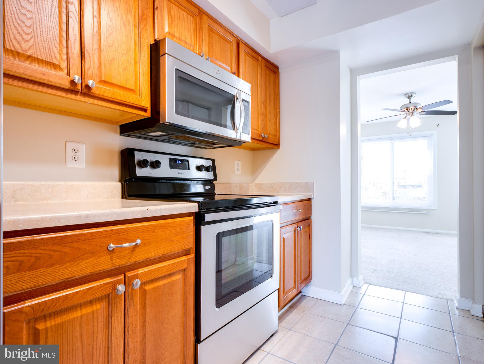 6816 Backlick Road Springfield, VA 22150 - Photo 5 of 34