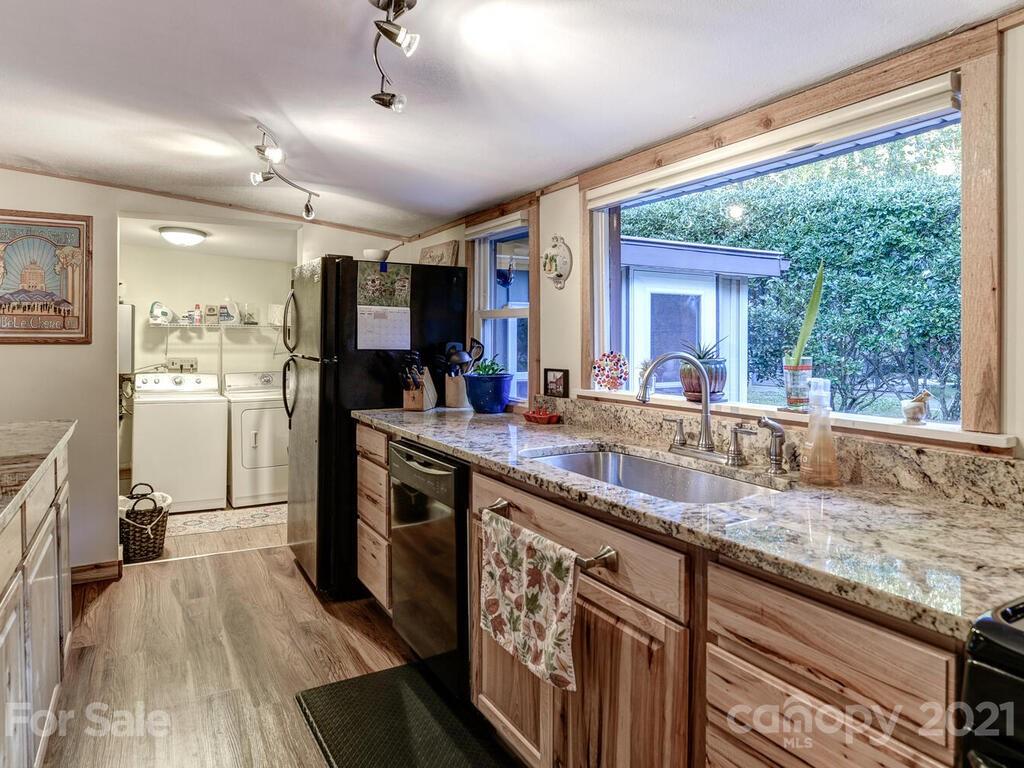 128 Spooks Branch Road Asheville, NC 28804 - Photo 21 of 40 Gallery Image 21