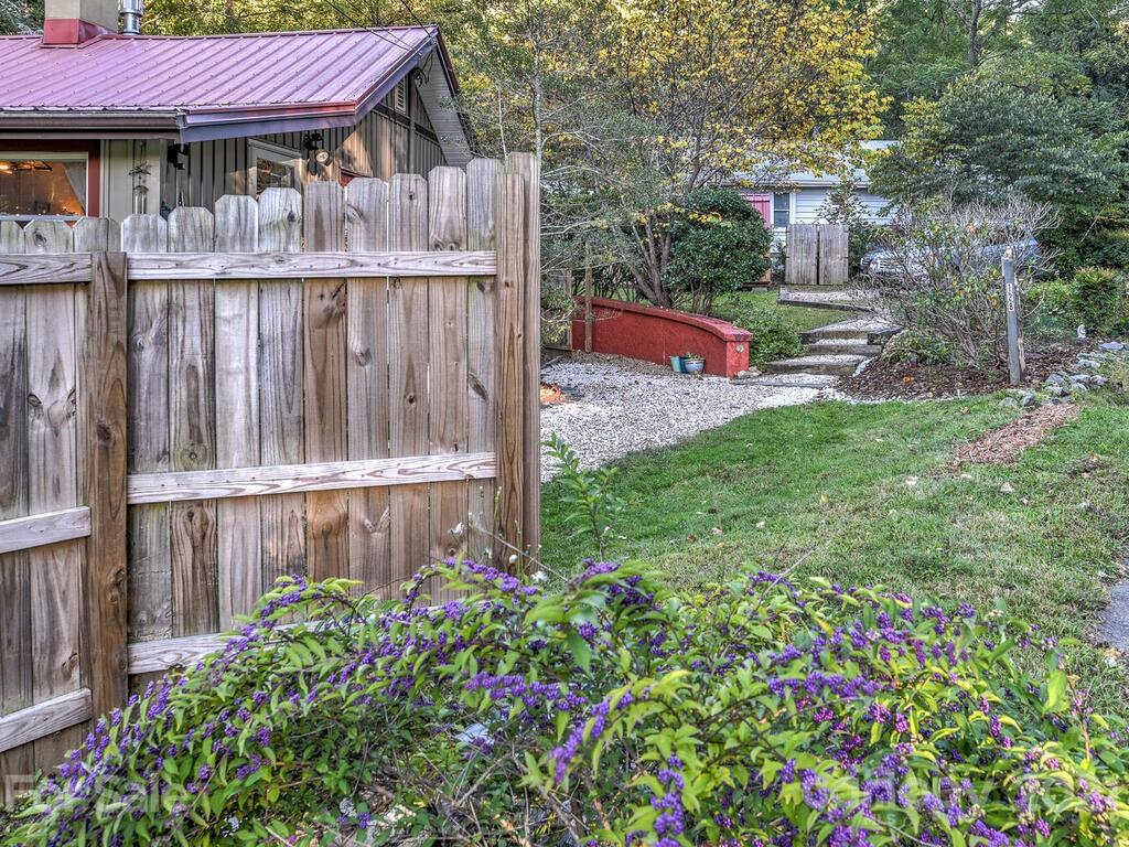 128 Spooks Branch Road Asheville, NC 28804 - Photo 36 of 40 Gallery Image 36