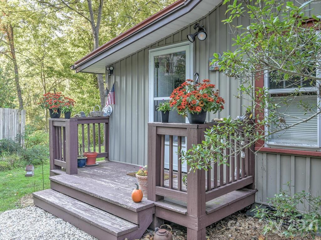 128 Spooks Branch Road Asheville, NC 28804 - Photo 9 of 40 Gallery Image 9