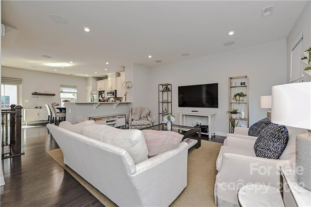1406 Chippendale Road Charlotte, NC 28205 - Photo 3 of 27 Gallery Image 3