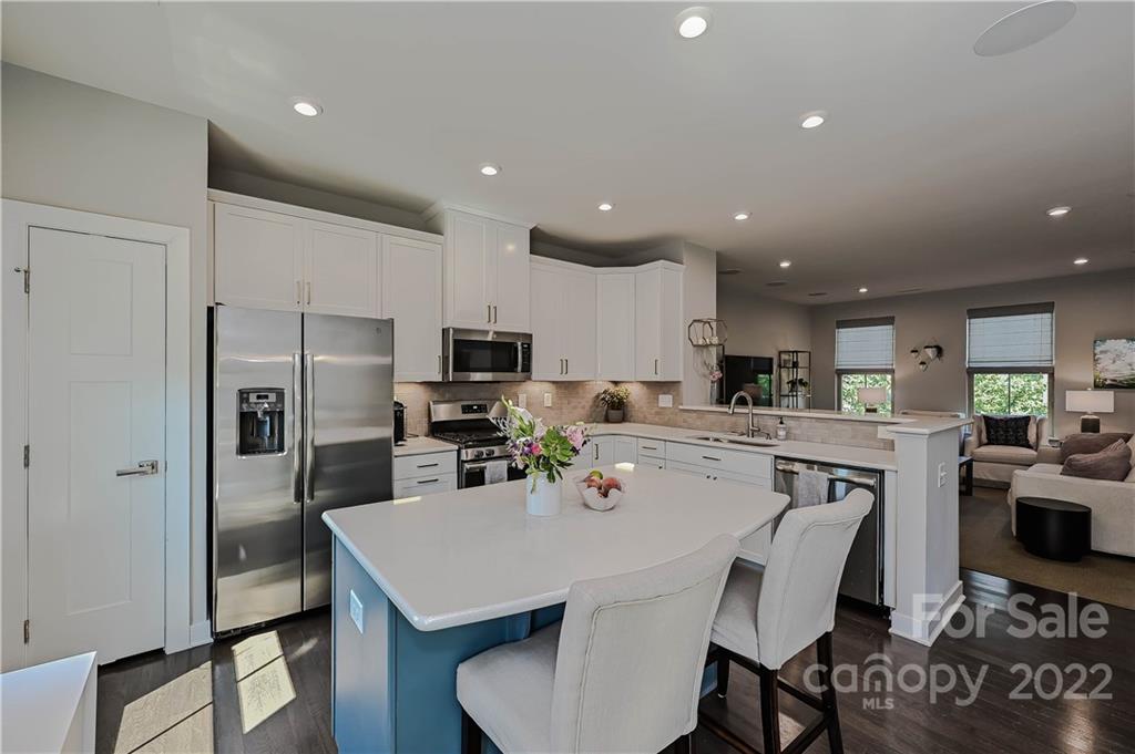 1406 Chippendale Road Charlotte, NC 28205 - Photo 7 of 27 Gallery Image 7