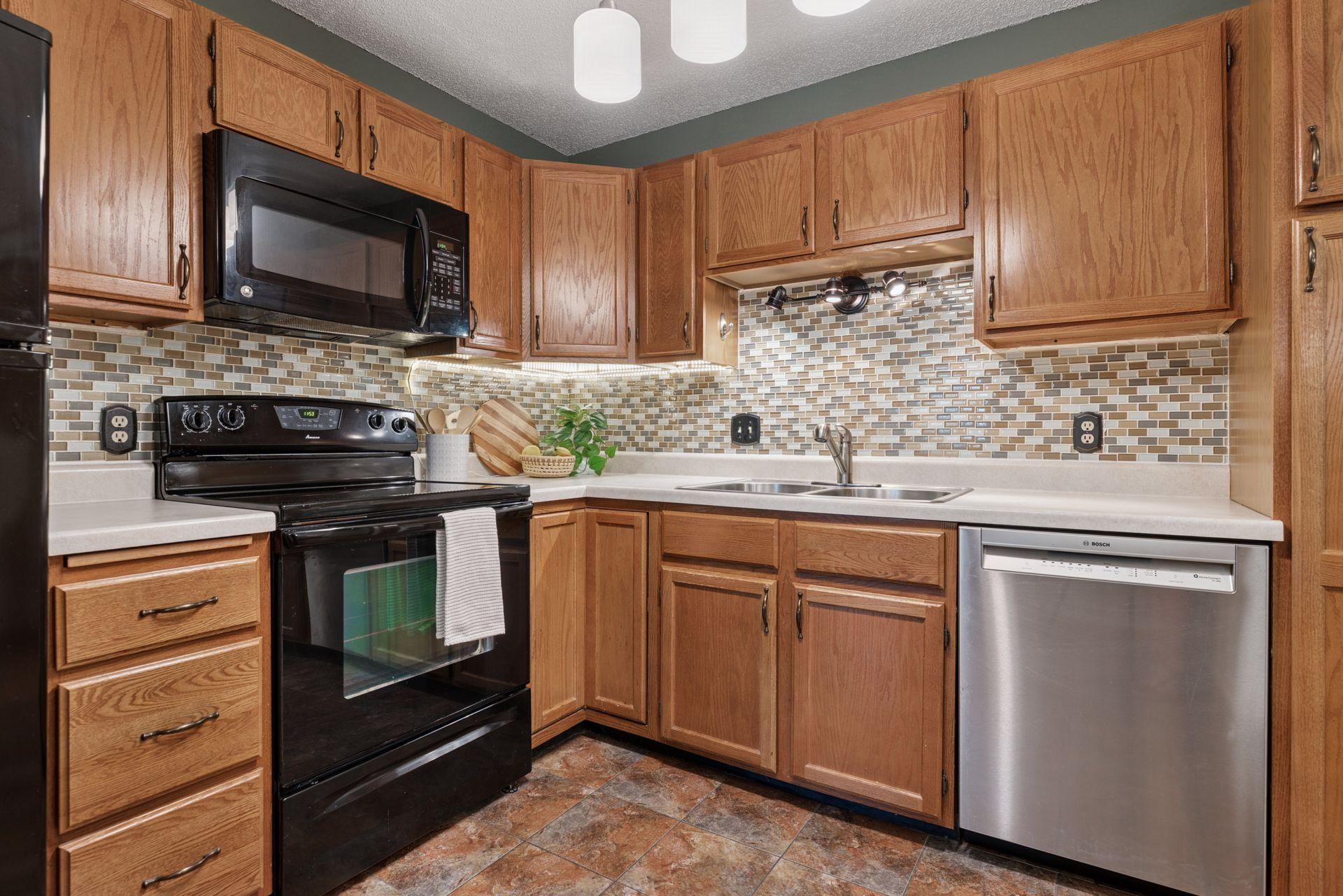 6085 Rowland Road, Unit 109 Minnetonka, MN 55343 - Photo 16 of 46
