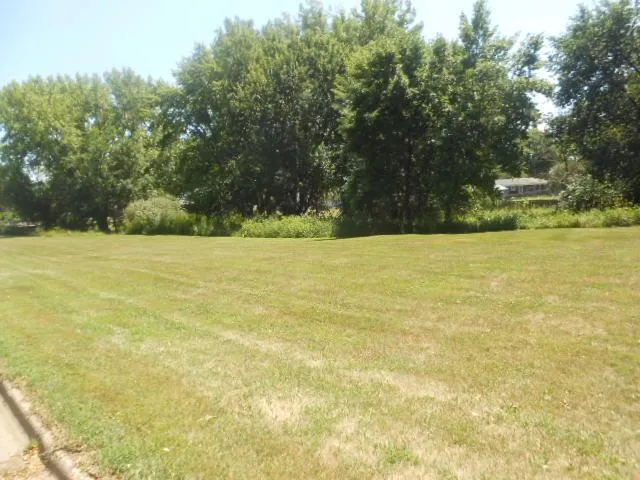 $20,000 | 6-th 6-th Crn 17th St/6th Avenue, Windom, MN 56101