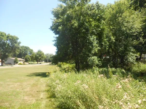 $20,000 | 6-th 6-th Crn 17th St/6th Avenue, Windom, MN 56101