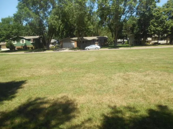 $20,000 | 6-th 6-th Crn 17th St/6th Avenue, Windom, MN 56101