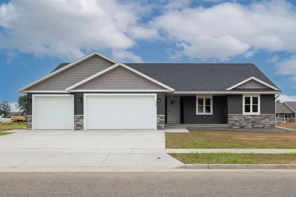 $529,900 | 1769 Arches Drive, Holmen, WI 54636