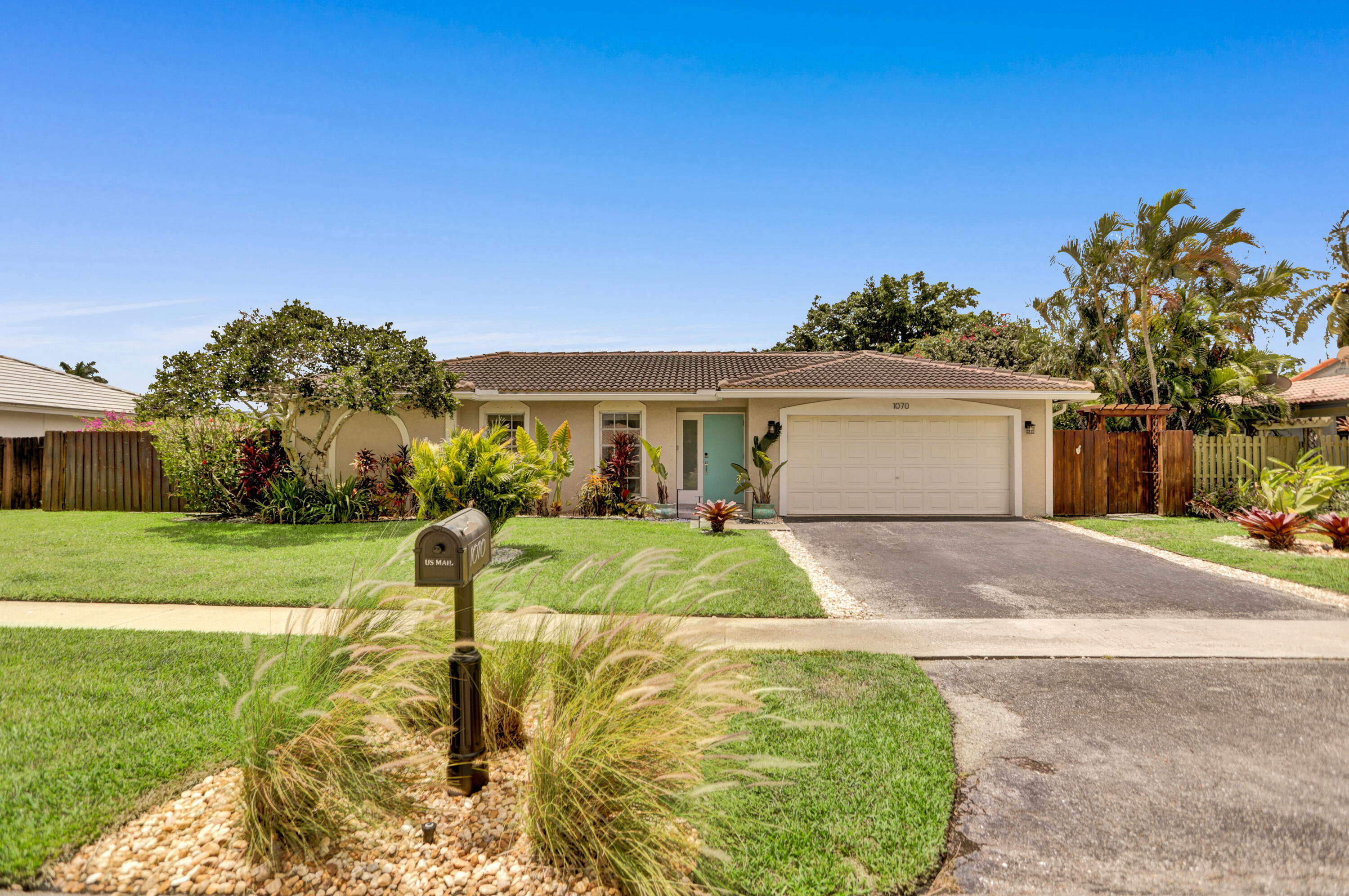 1070 Northwest 10th Street Boca Raton, FL 33486 - Photo 2 of 52 B27I9484