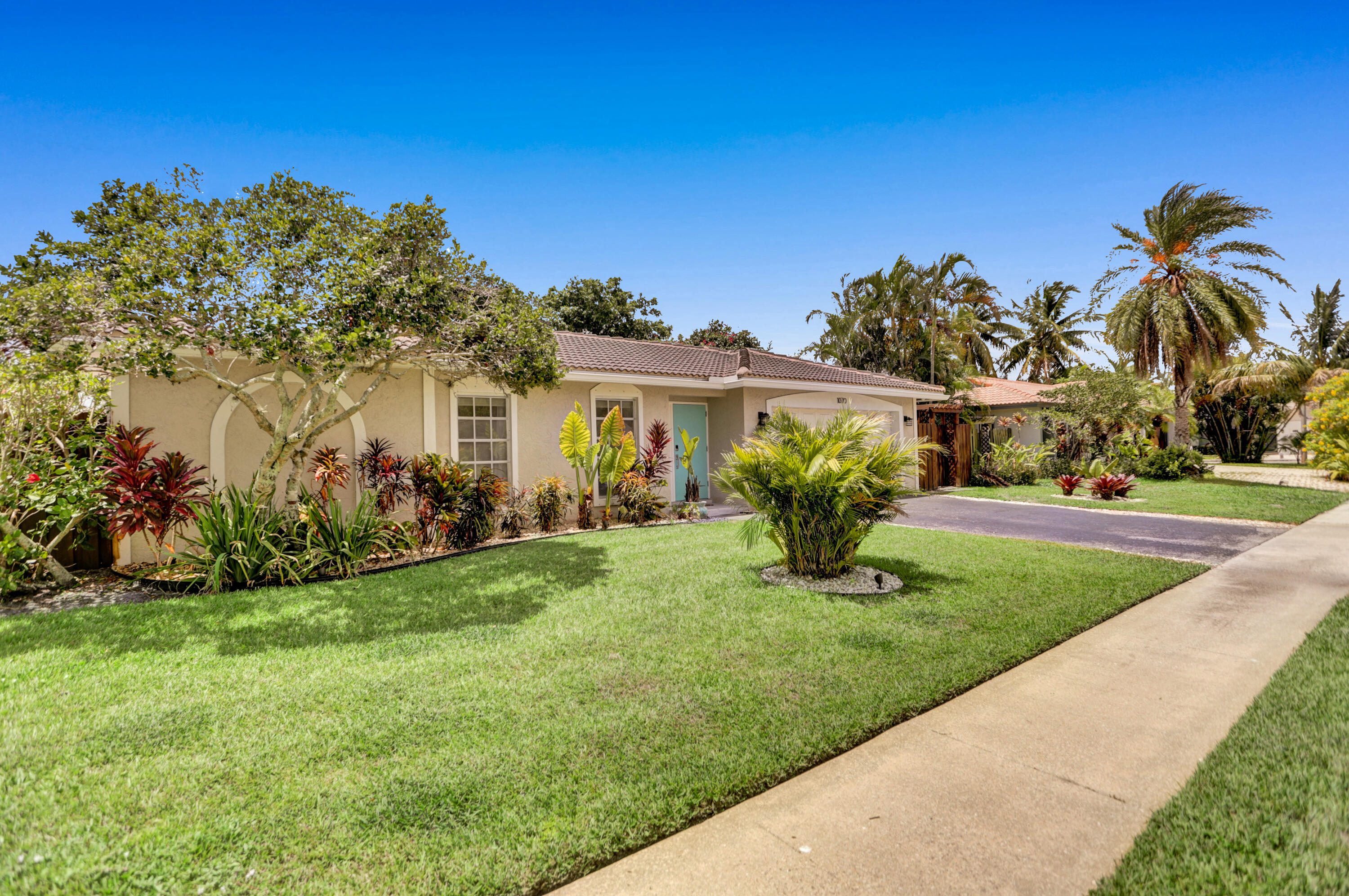 1070 Northwest 10th Street Boca Raton, FL 33486 - Photo 3 of 52 B27I9490