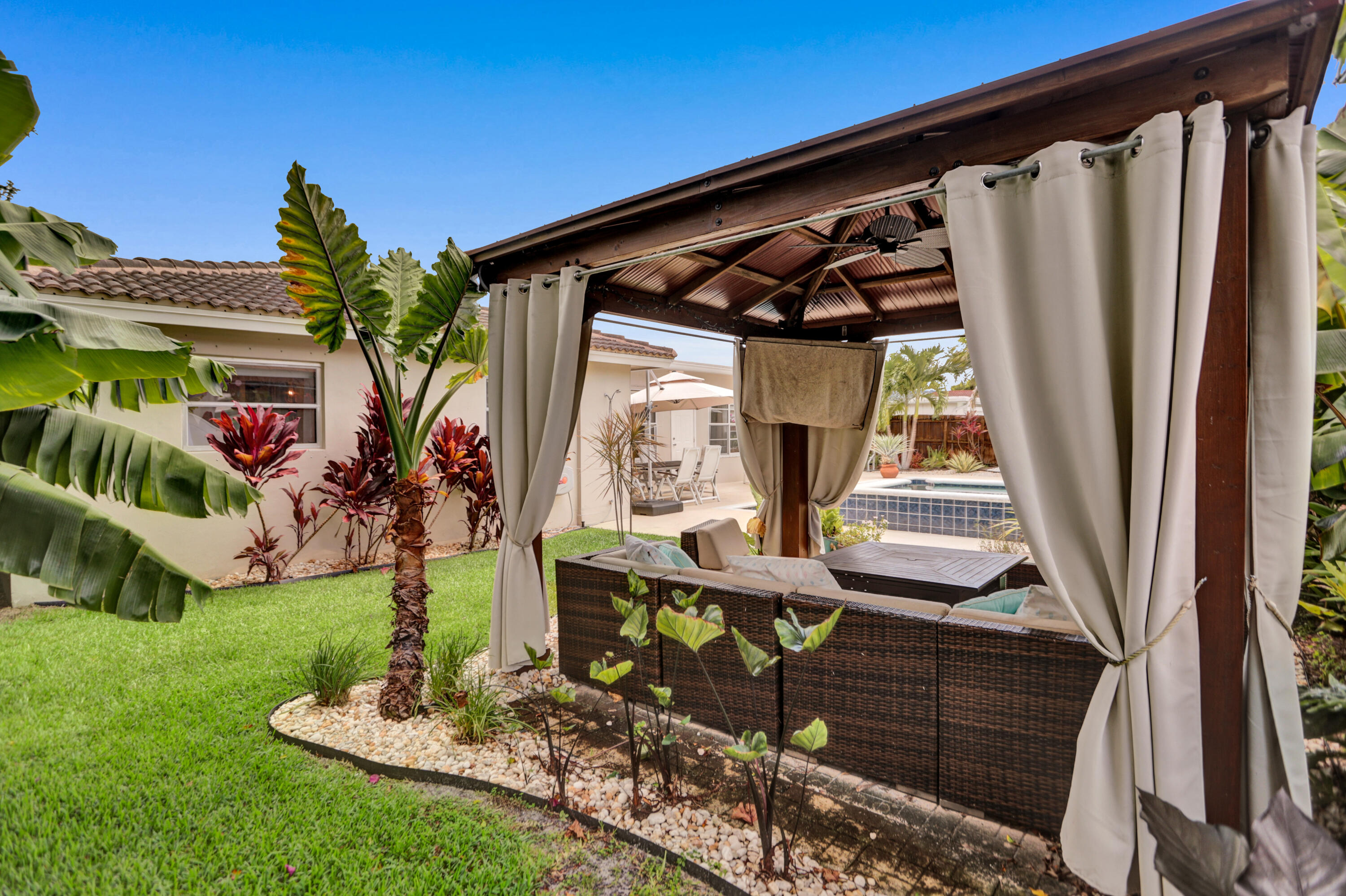 1070 Northwest 10th Street Boca Raton, FL 33486 - Photo 37 of 52 B27I9517