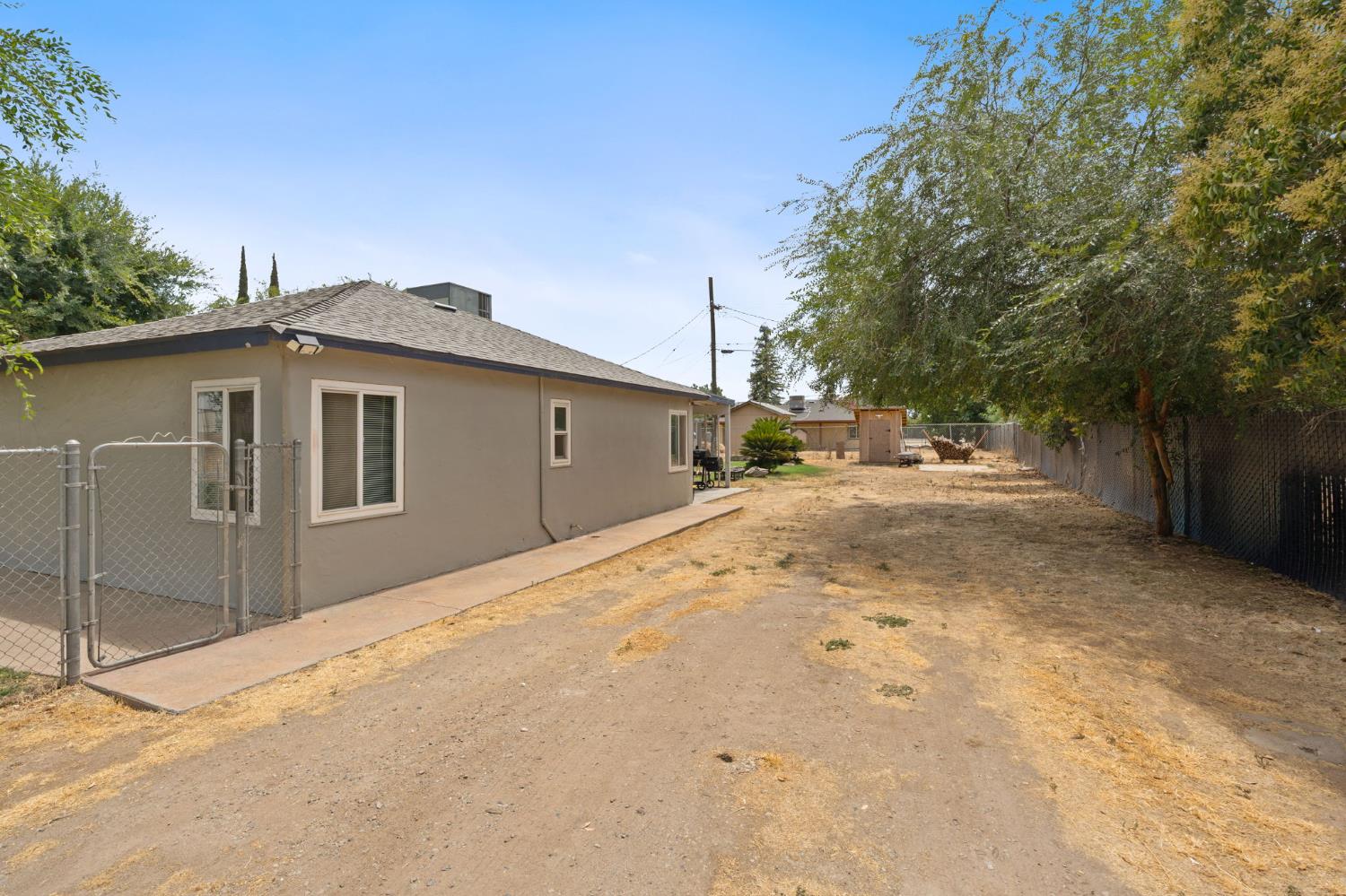 4613 West Andrews Fresno, CA 93722 - Photo 34 of 35