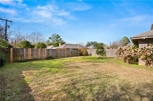 $295,000 | 4055 Huntwick Boulevard, Alexandria, LA 71303