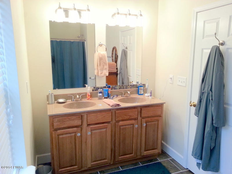 260 West Lakeview Road Lackawaxen, PA 18435 - Photo 20 of 37