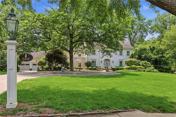 $2,195,000 | 1217 West 58th Street, Kansas City, MO 64113