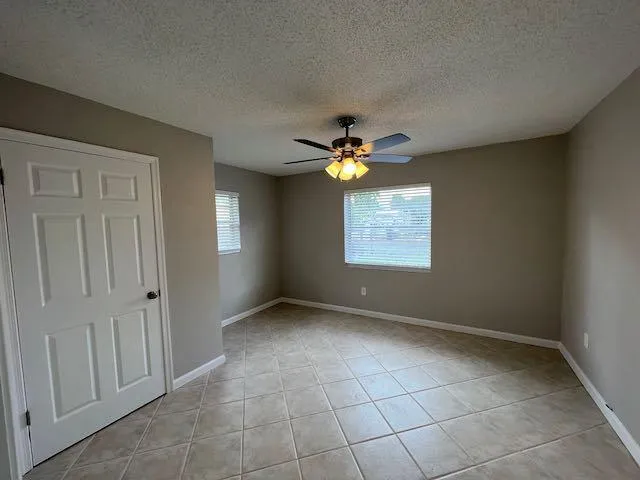 $1,800 | 1611 Johnson Street, Unit 1, Lake Worth Beach, FL 33460