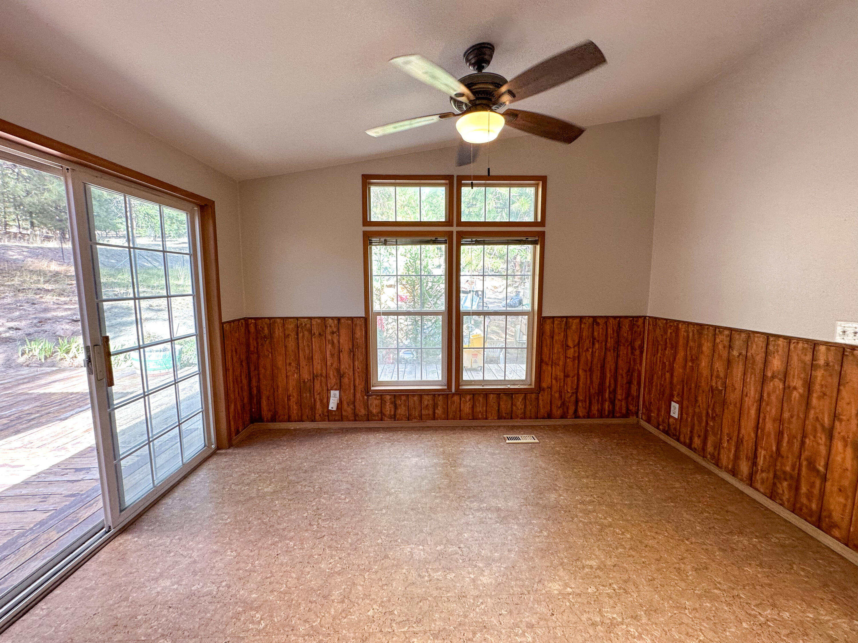 39505 Incline Drive Chiloquin, OR 97624 - Photo 10 of 53 12