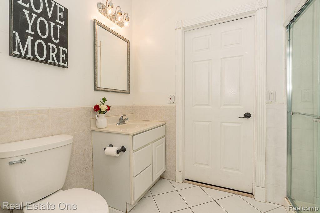 2173 Bonnie Brae Street Rochester Hills, MI 48309 - Photo 19 of 29