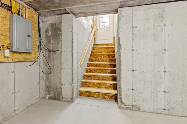 $570,000 | 27 Pleasant Hill Road, Sidney, ME 04330