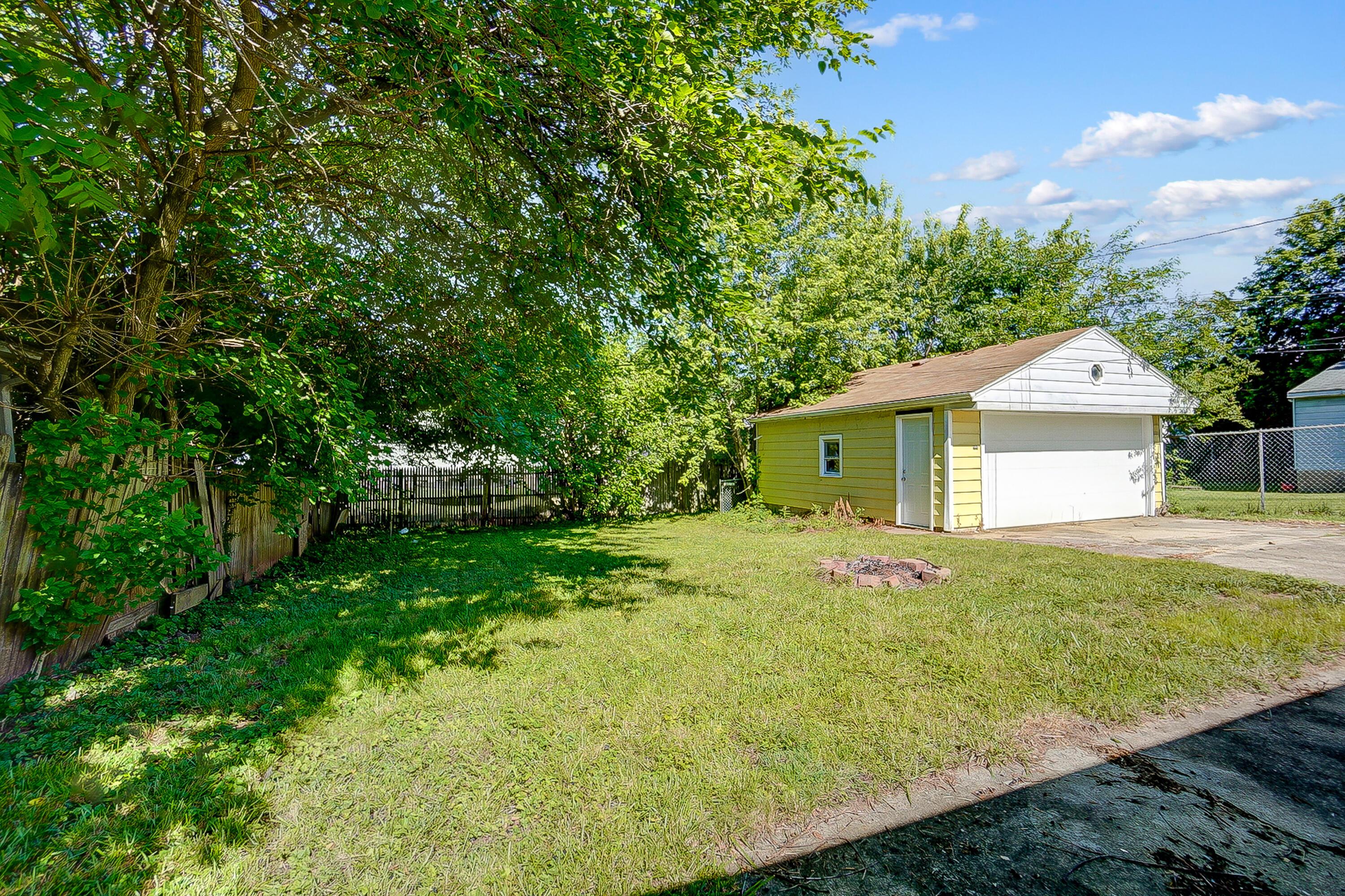 1589 Spaulding Road Dayton, OH 45432 - Photo 25 of 28 2 Car Garage